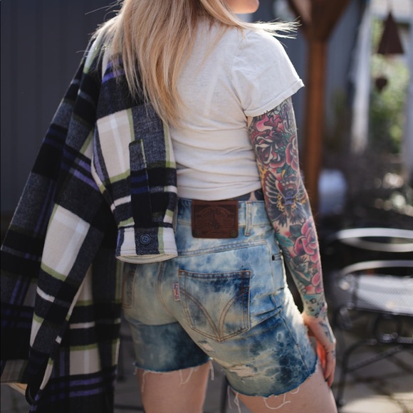 Dolce & Gabbana destroyed denim cut off shorts - Picture 2 of 14